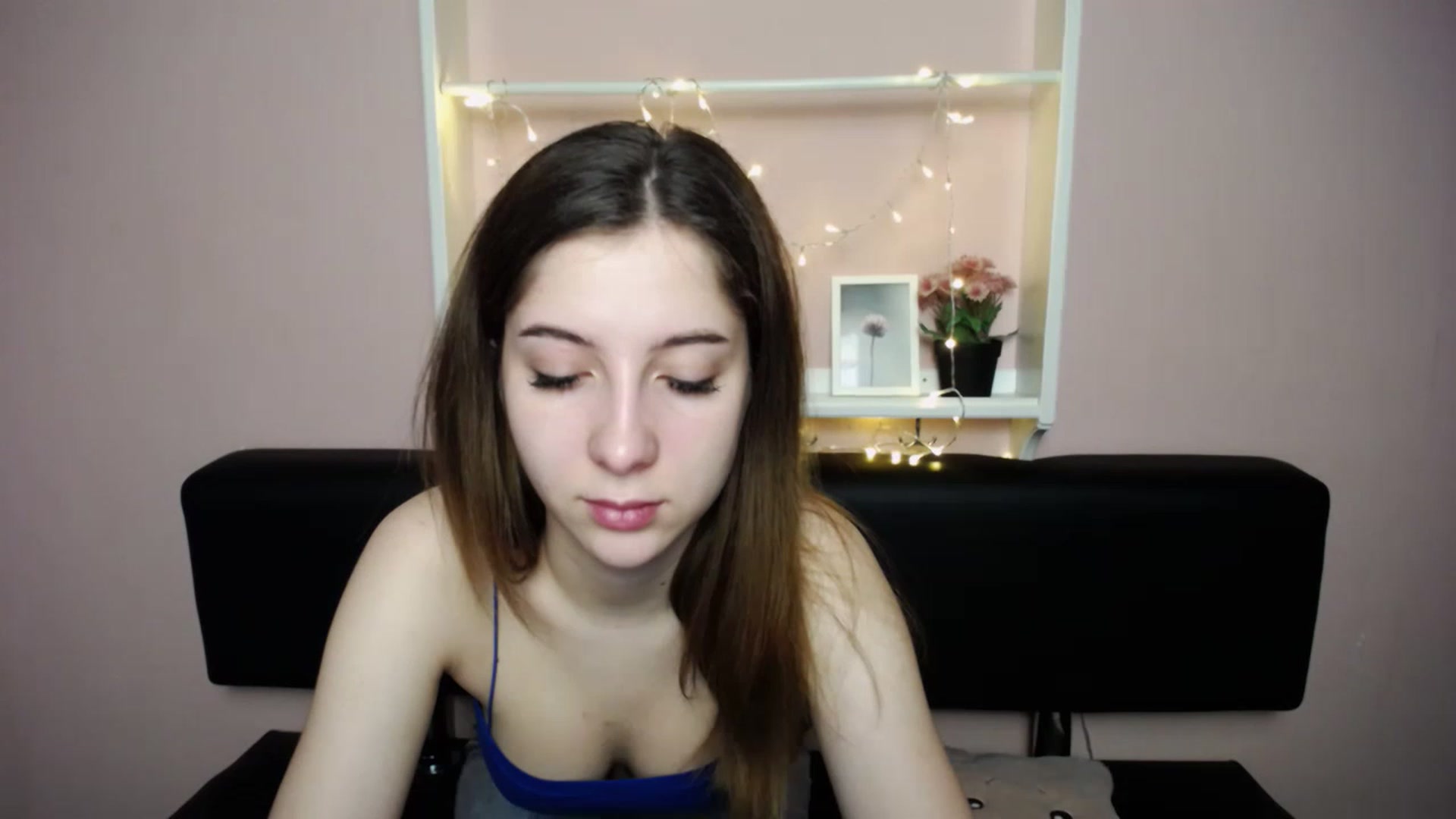 Gallery image thumbnail from Olivia_look's myfreecams stream on, 04/15/2023, 14:54 image 8 of 20