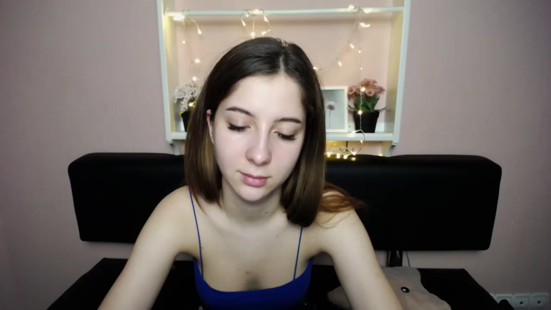 Gallery image thumbnail from Olivia_look's myfreecams stream on, 04/15/2023, 15:53 image 18 of 20