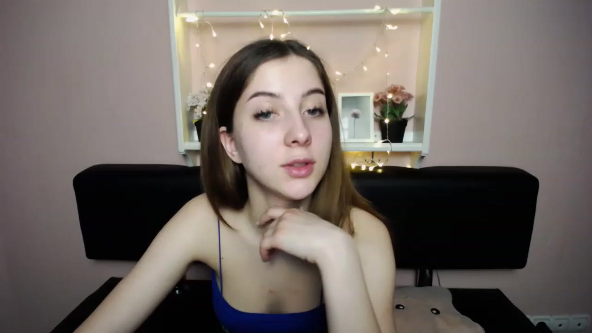 Gallery image thumbnail from Olivia_look's myfreecams stream on, 04/15/2023, 15:53 image 13 of 20