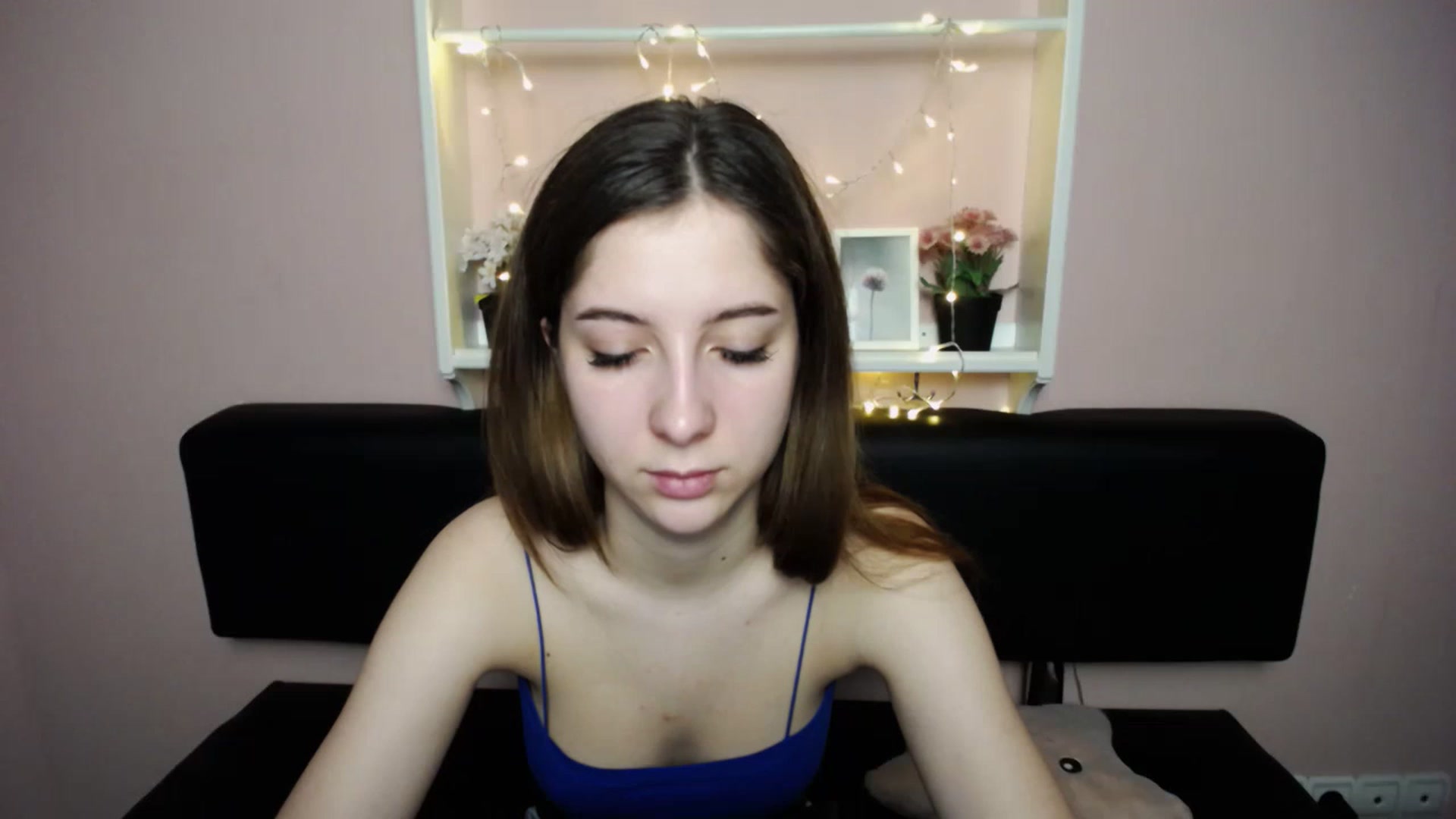 Gallery image thumbnail from Olivia_look's myfreecams stream on, 04/15/2023, 15:53 image 19 of 20