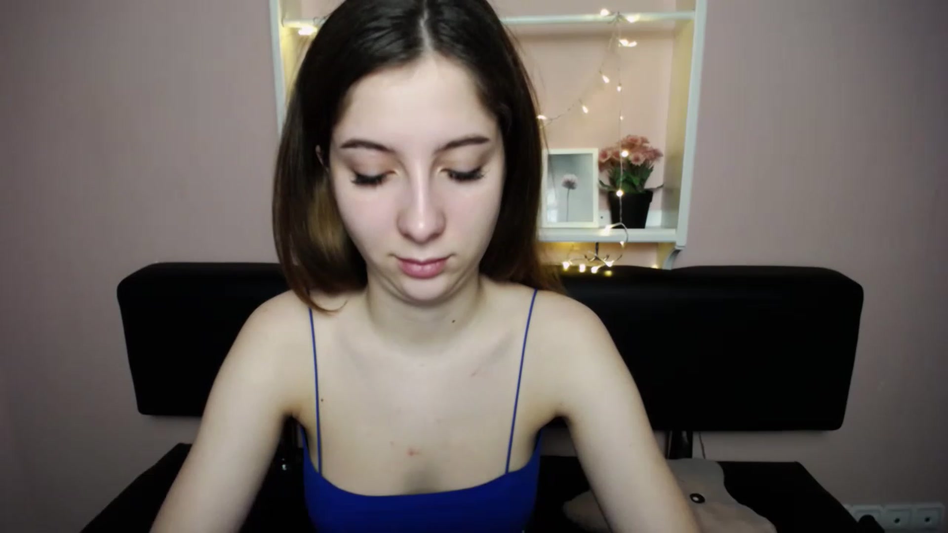 Gallery image thumbnail from Olivia_look's myfreecams stream on, 04/15/2023, 15:53 image 16 of 20