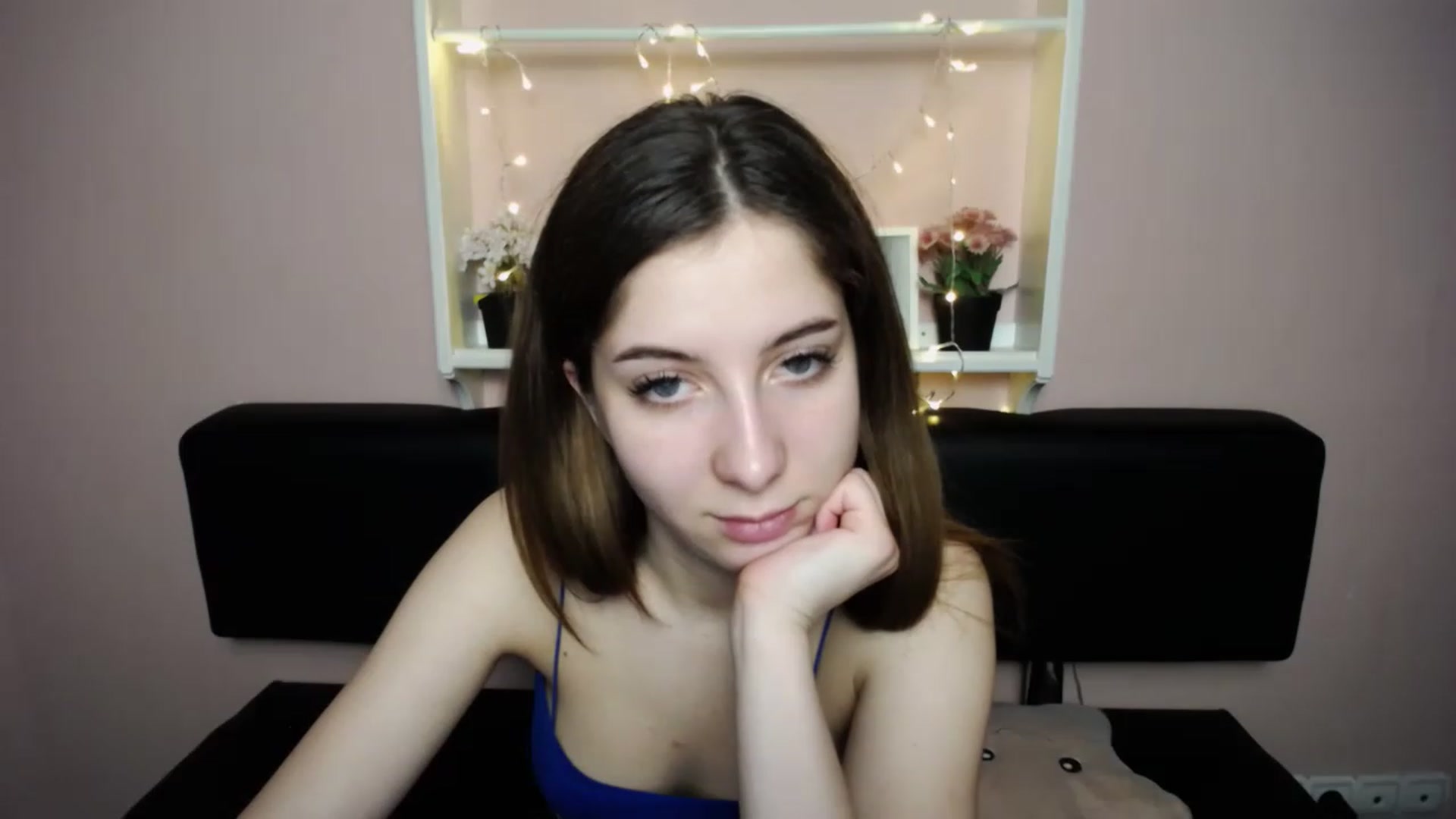 Gallery image thumbnail from Olivia_look's myfreecams stream on, 04/15/2023, 15:53 image 20 of 20
