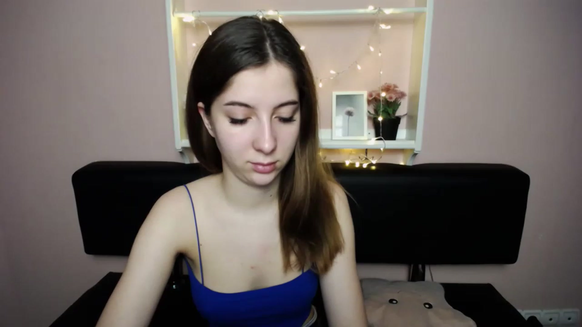Gallery image thumbnail from Olivia_look's myfreecams stream on, 04/15/2023, 15:53 image 9 of 20