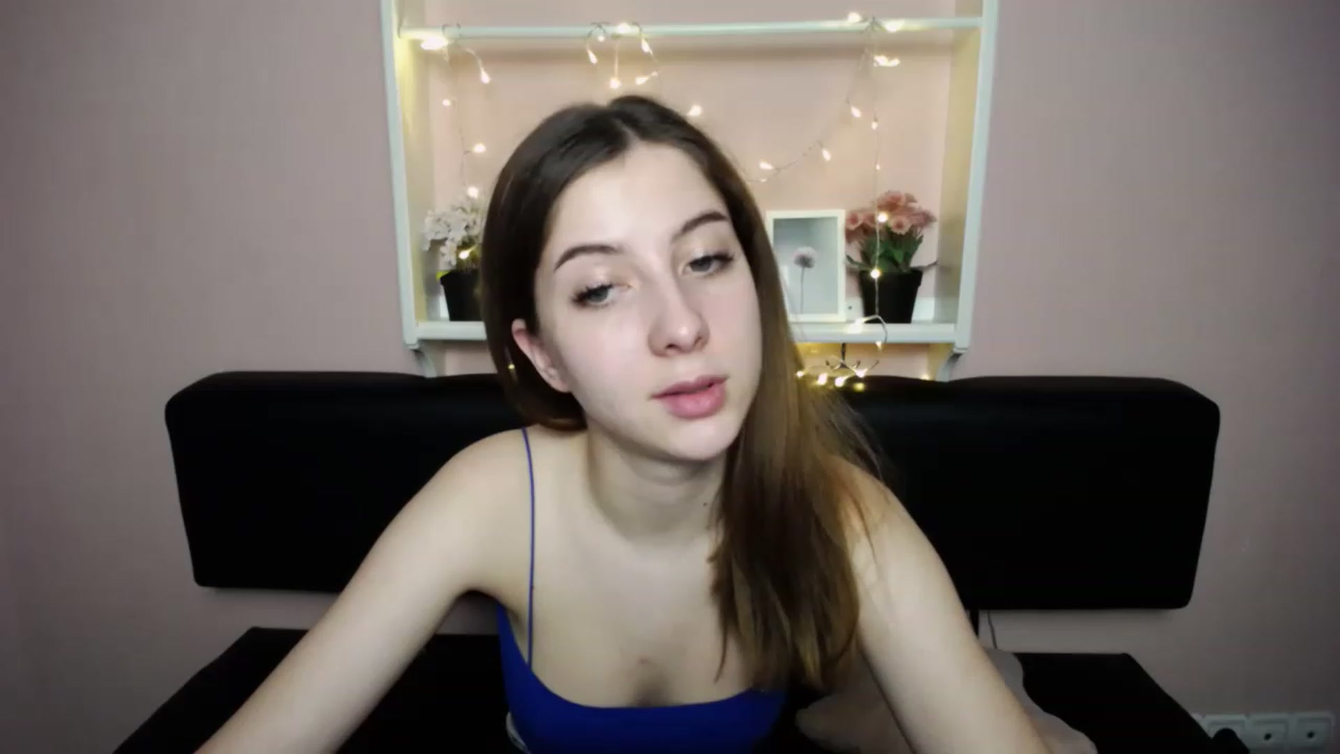 Gallery image thumbnail from Olivia_look's myfreecams stream on, 04/15/2023, 15:53 image 15 of 20