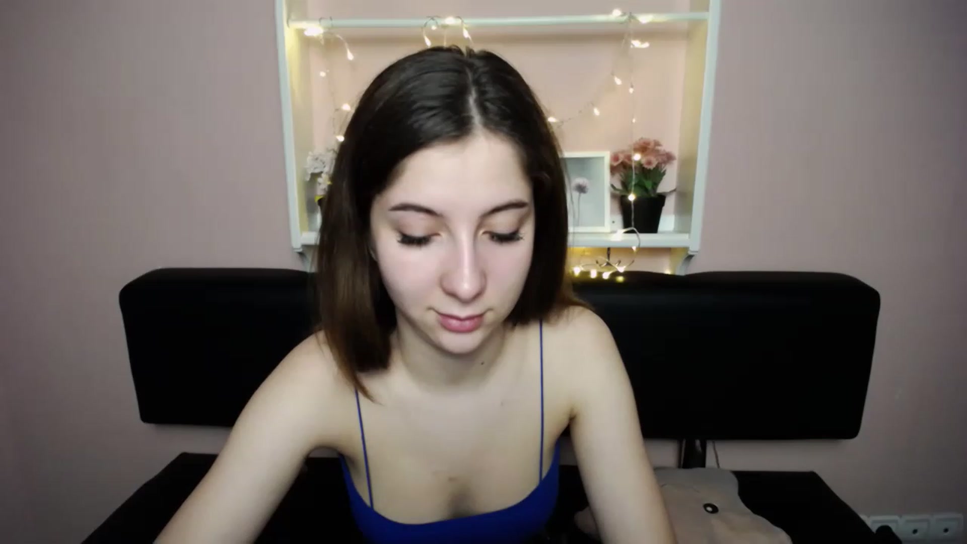 Gallery image thumbnail from Olivia_look's myfreecams stream on, 04/15/2023, 15:53 image 2 of 20