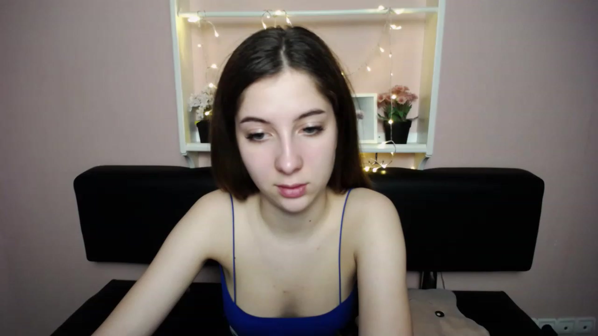 Gallery image thumbnail from Olivia_look's myfreecams stream on, 04/15/2023, 15:53 image 1 of 20