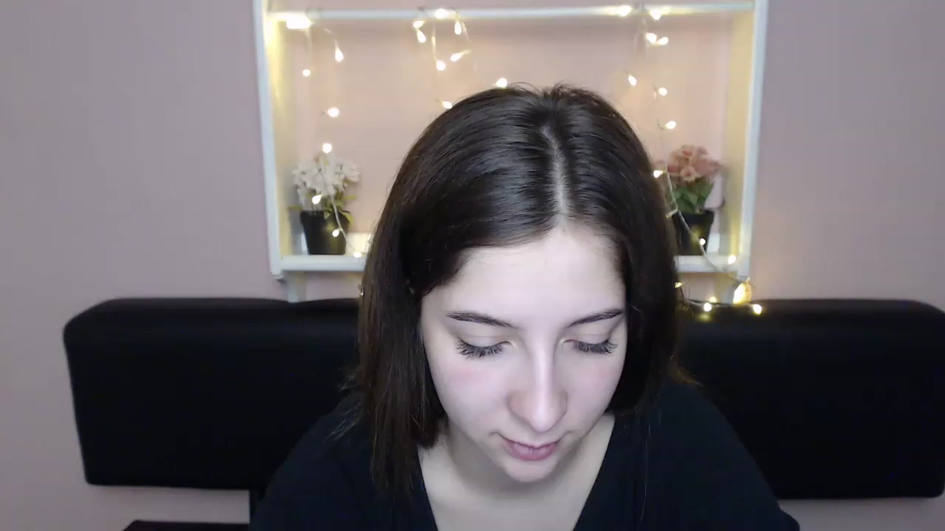 Gallery image thumbnail from Olivia_look's myfreecams stream on, 06/12/2023, 12:35 image 17 of 20