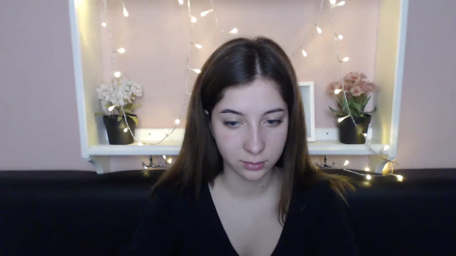 Gallery image thumbnail from Olivia_look's myfreecams stream on, 06/12/2023, 12:35 image 9 of 20