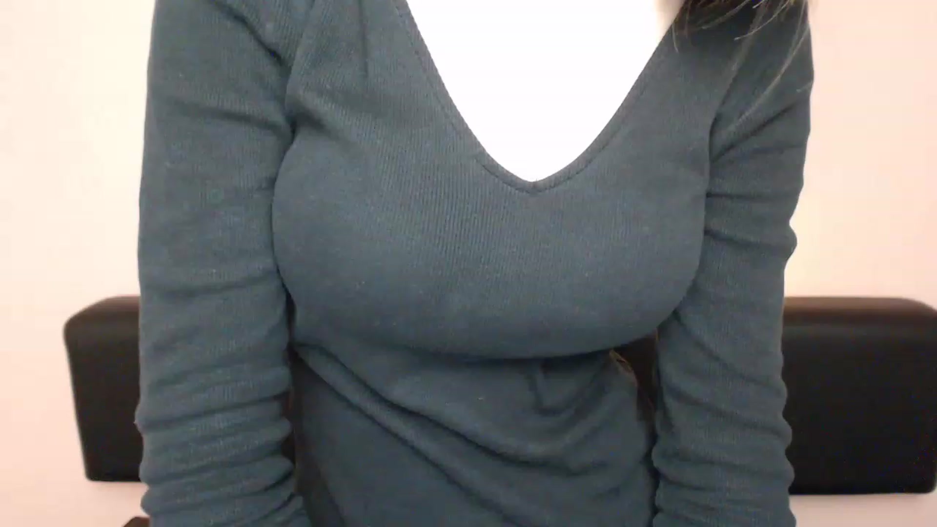 Gallery image thumbnail from Olivia_look's myfreecams stream on, 06/12/2023, 12:35 image 13 of 20