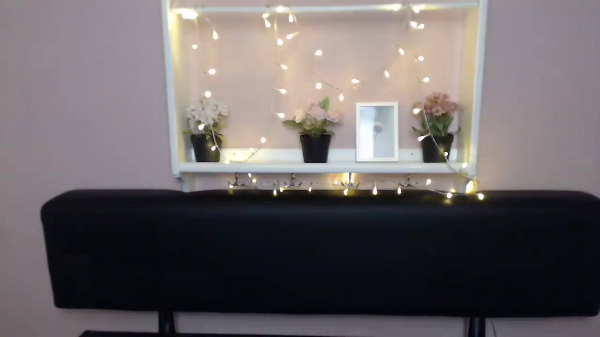 Gallery image thumbnail from Olivia_look's myfreecams stream on, 06/12/2023, 12:35 image 18 of 20