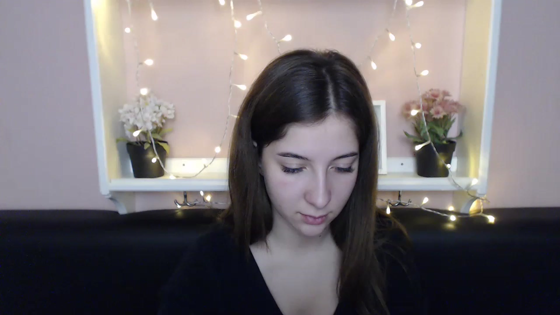 Gallery image thumbnail from Olivia_look's myfreecams stream on, 06/12/2023, 12:35 image 10 of 20