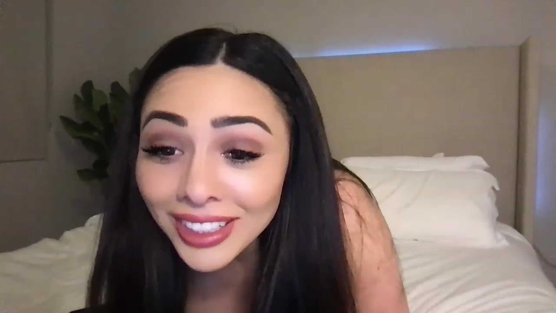 Gallery image thumbnail from Oliviabankss's myfreecams stream on, 01/19/2023, 06:13 image 10 of 20