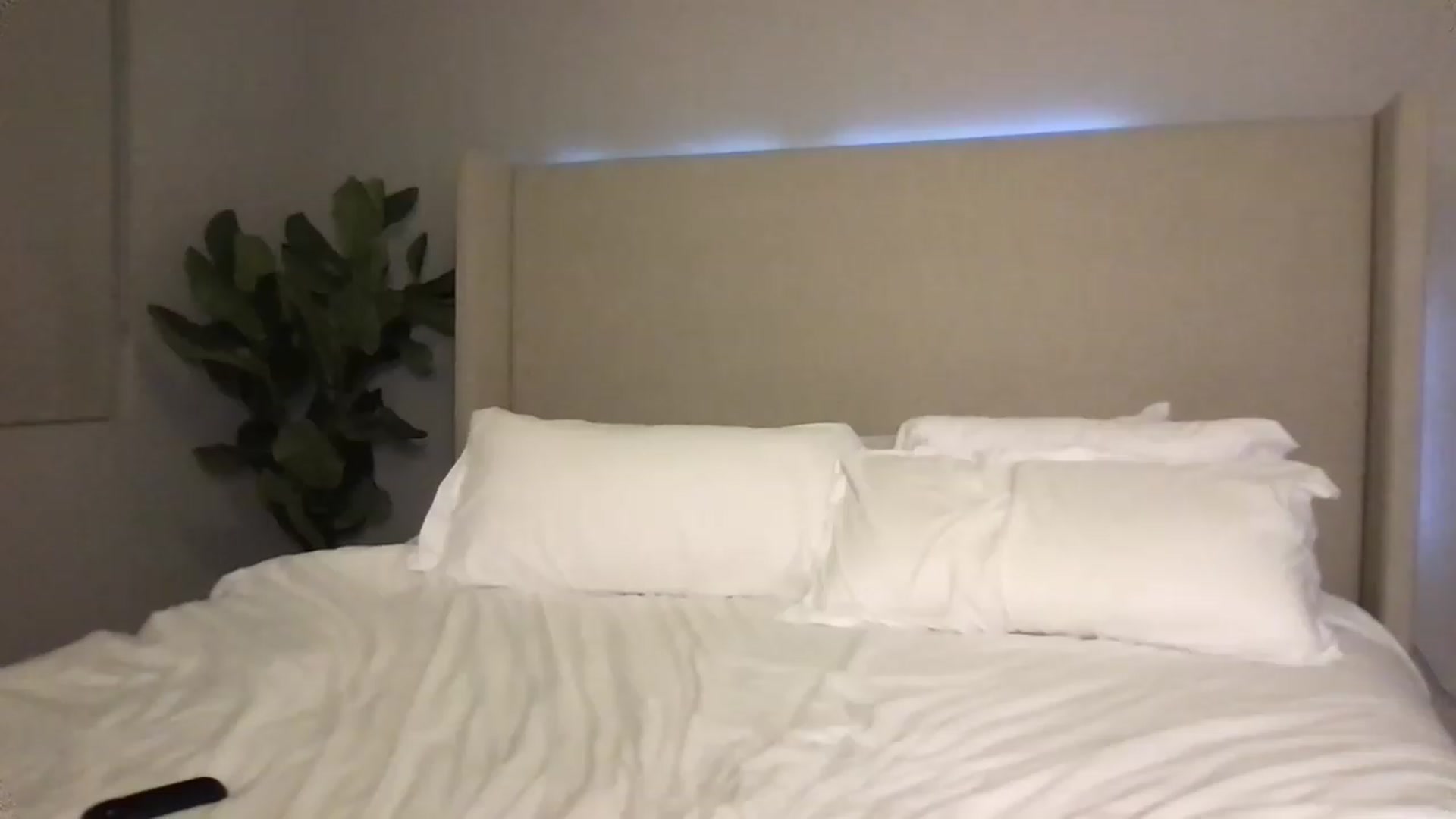 Gallery image thumbnail from Oliviabankss's myfreecams stream on, 01/19/2023, 07:02 image 19 of 20