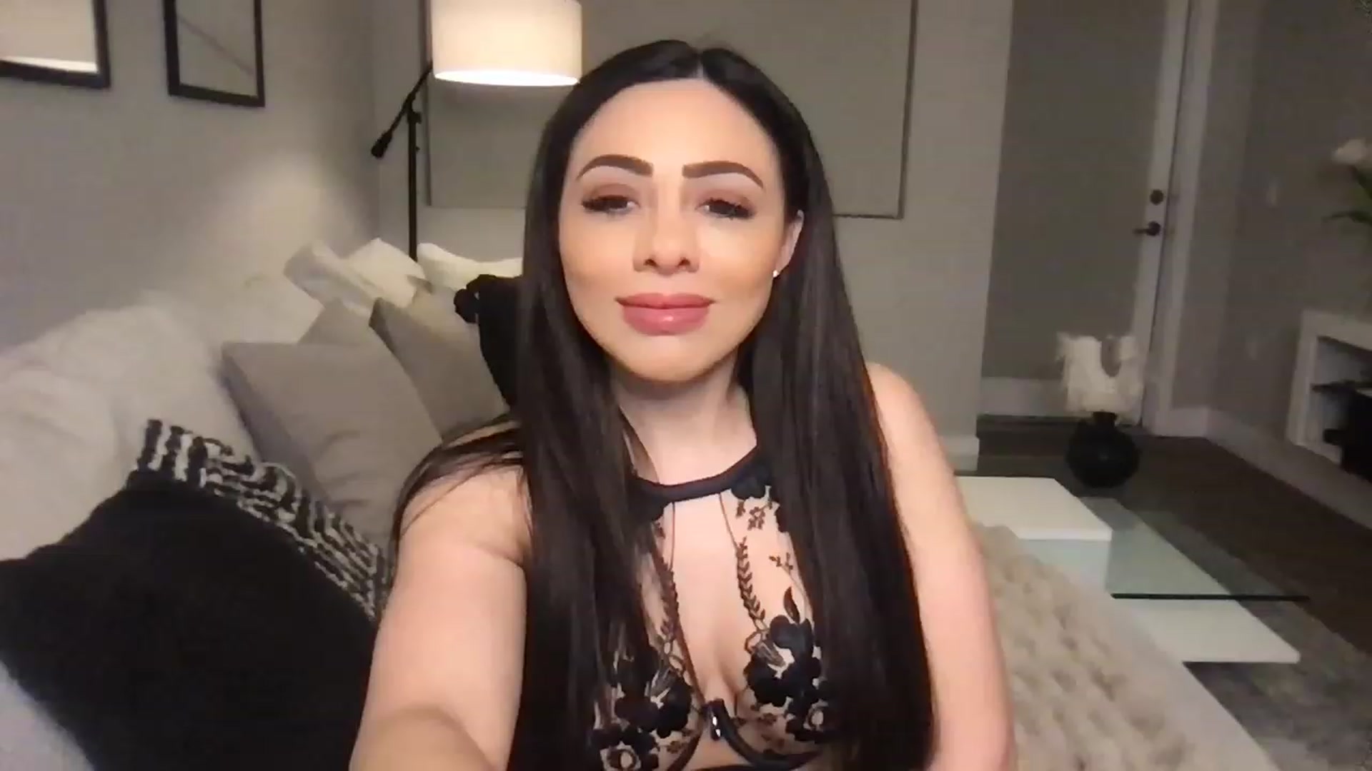 Gallery image thumbnail from Oliviabankss's myfreecams stream on, 01/21/2023, 03:27 image 13 of 20