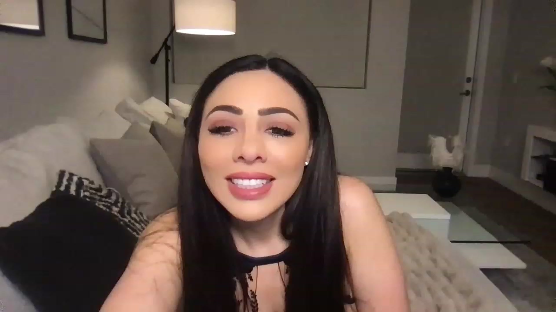 Gallery image thumbnail from Oliviabankss's myfreecams stream on, 01/21/2023, 03:27 image 12 of 20