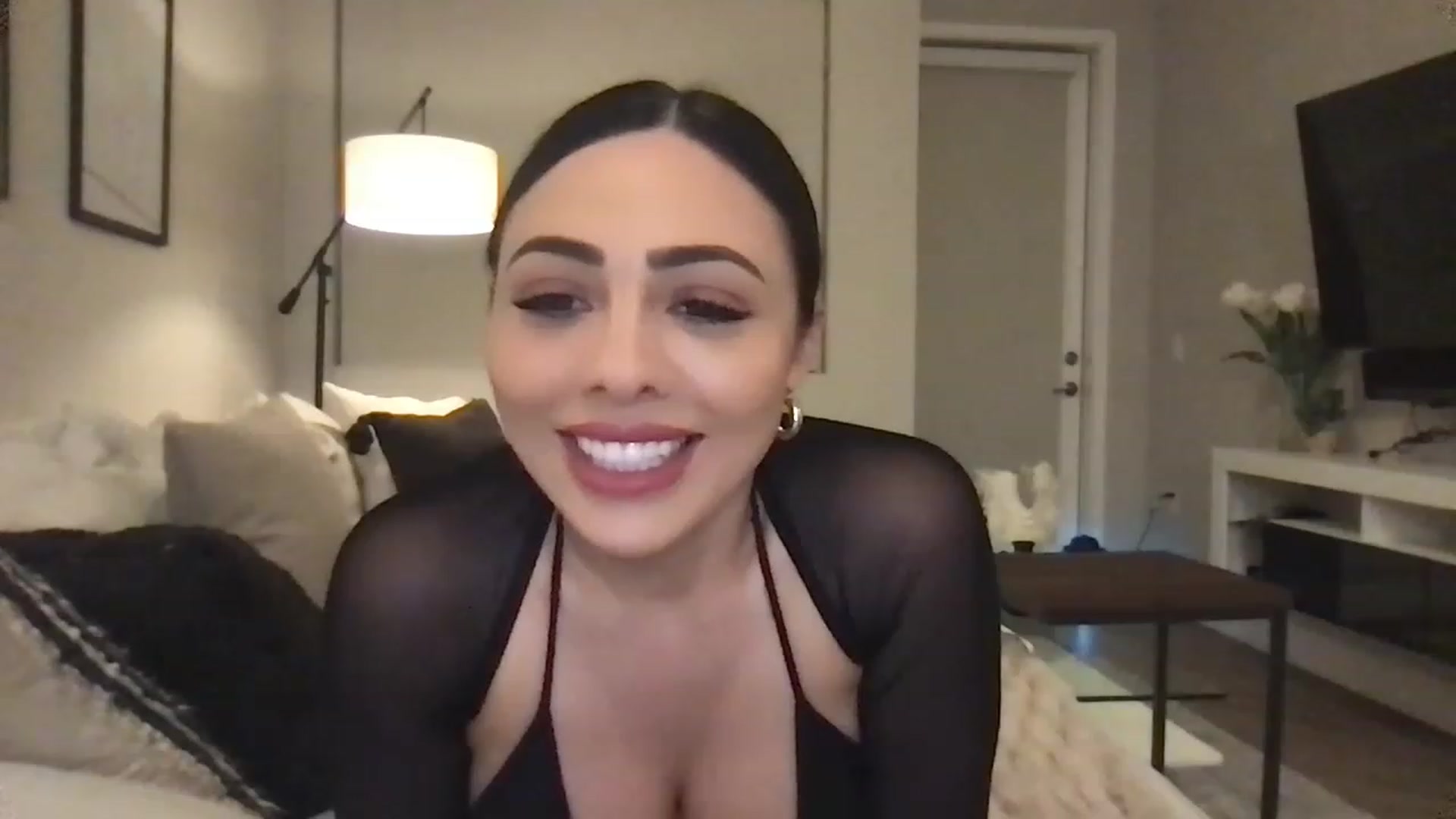 Gallery image thumbnail from Oliviabankss's myfreecams stream on, 01/27/2023, 04:33 image 15 of 20