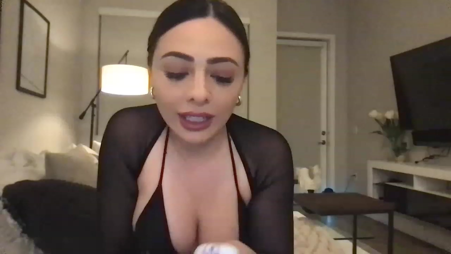 Gallery image thumbnail from Oliviabankss's myfreecams stream on, 01/27/2023, 04:33 image 17 of 20