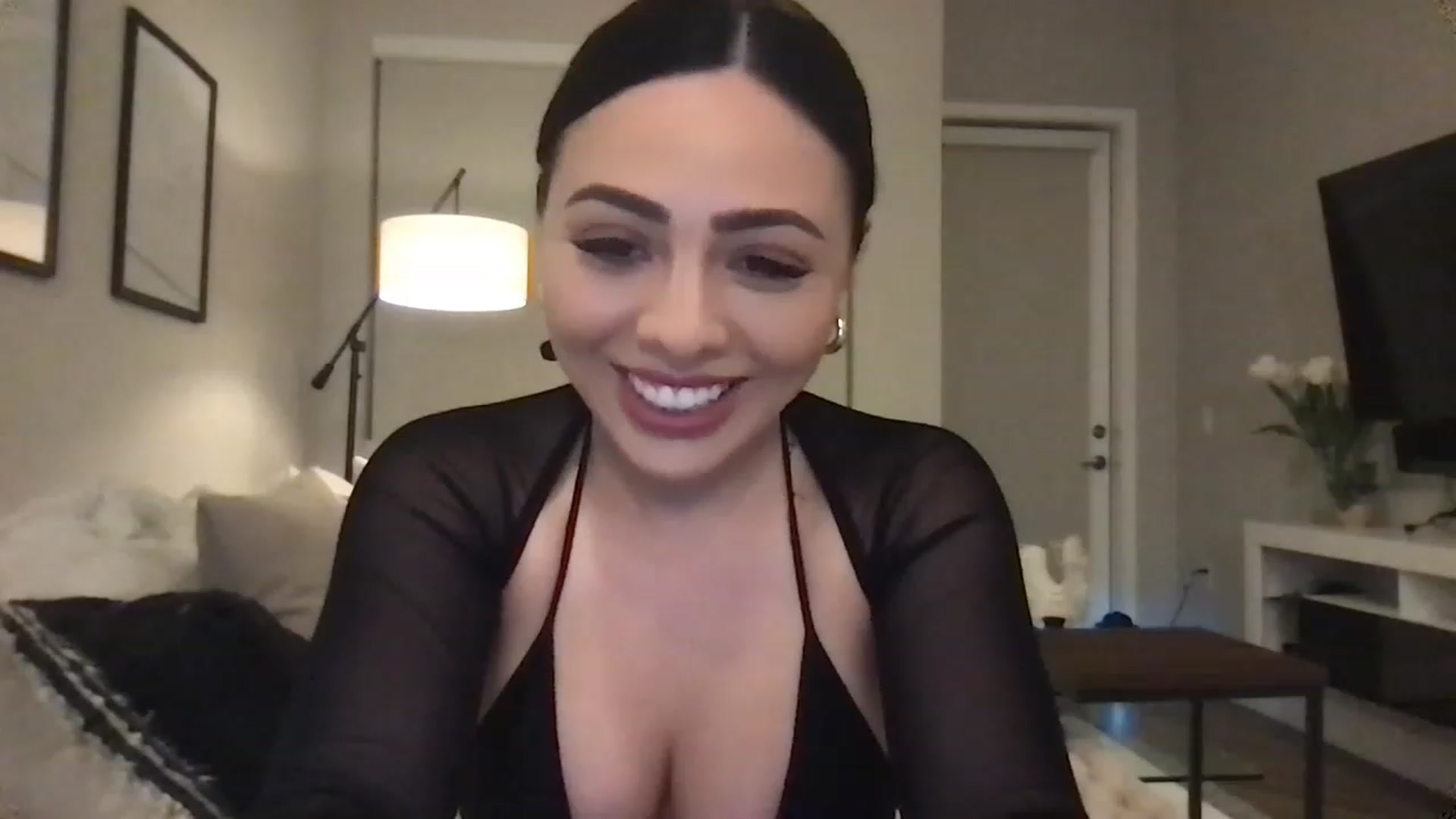 Gallery image thumbnail from Oliviabankss's myfreecams stream on, 01/27/2023, 04:33 image 10 of 20