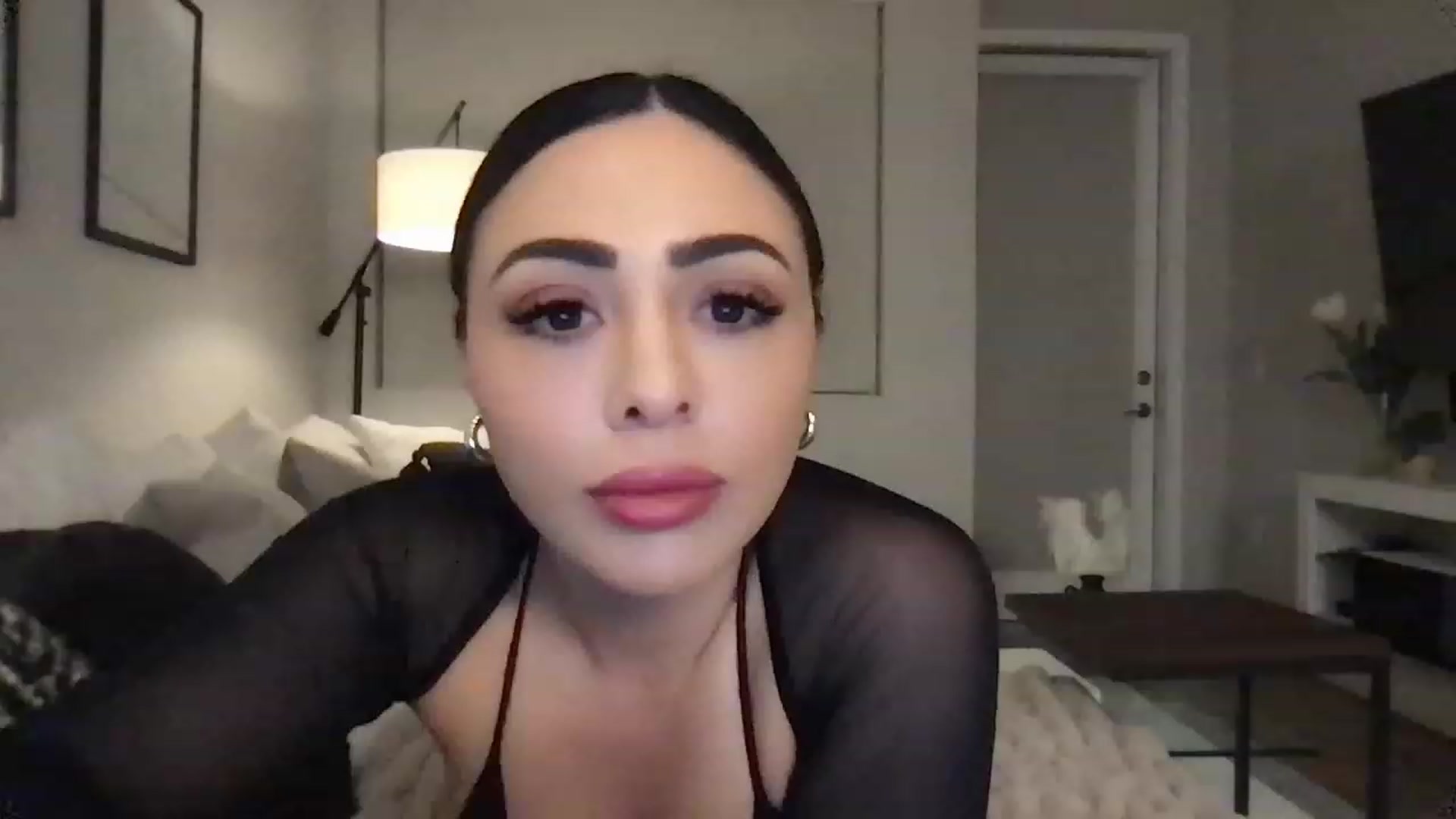 Gallery image thumbnail from Oliviabankss's myfreecams stream on, 01/31/2023, 02:30 image 3 of 20