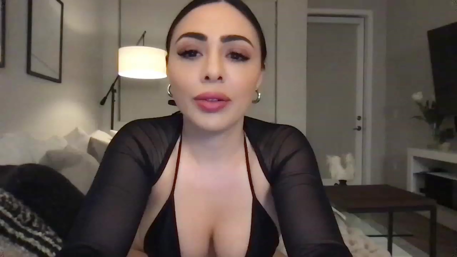 Gallery image thumbnail from Oliviabankss's myfreecams stream on, 01/31/2023, 02:30 image 6 of 20