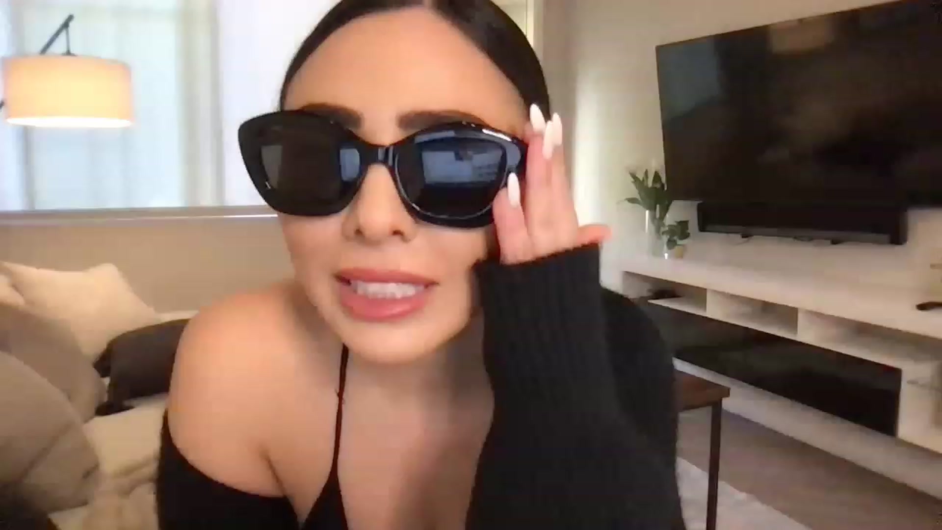 Gallery image thumbnail from Oliviabankss's myfreecams stream on, 01/31/2023, 22:29 image 16 of 20