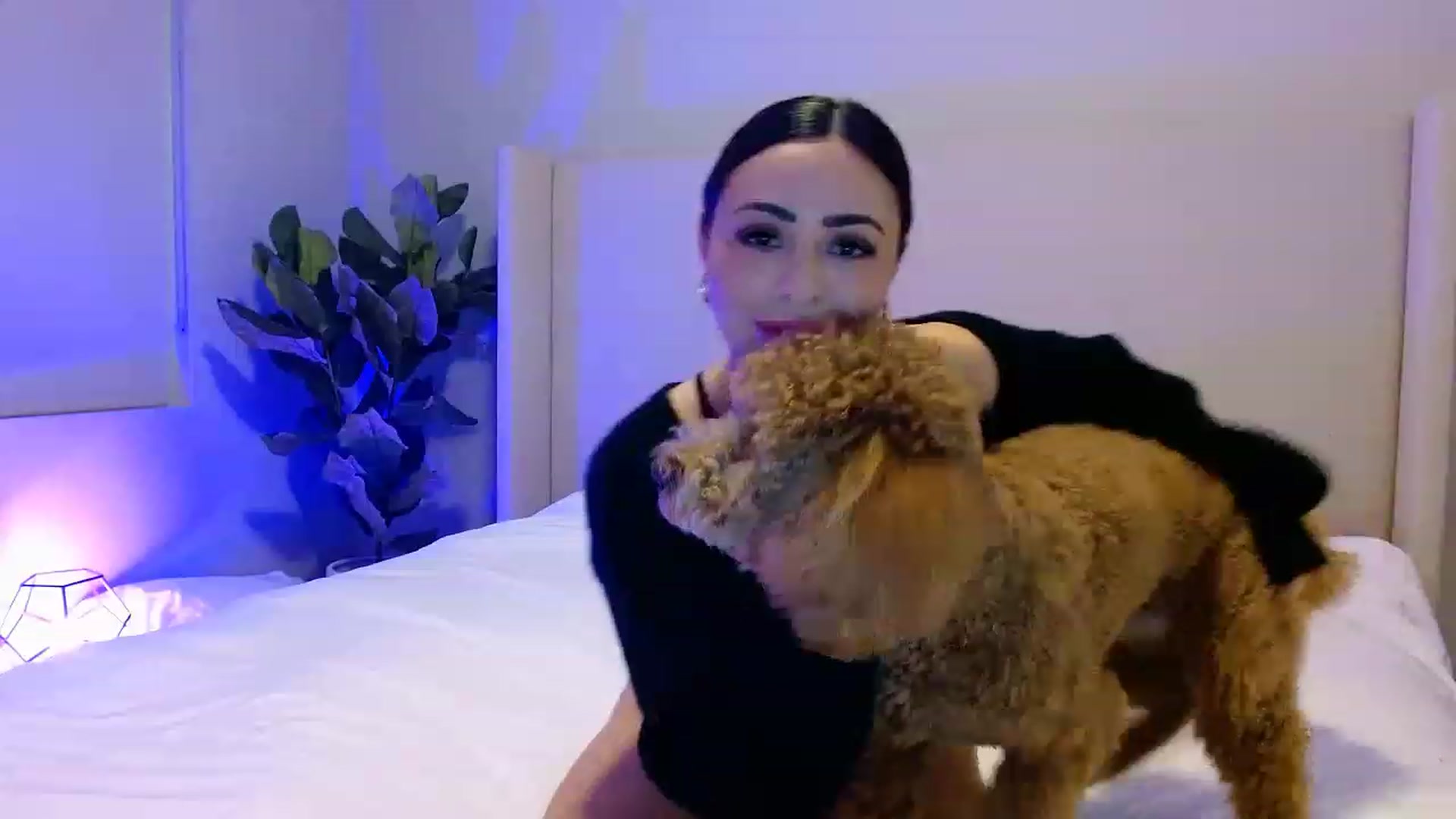 Gallery image thumbnail from Oliviabankss's myfreecams stream on, 02/03/2023, 05:42 image 5 of 20