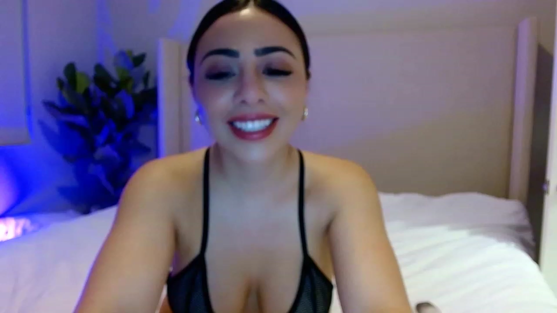 Gallery image thumbnail from Oliviabankss's myfreecams stream on, 02/03/2023, 08:05 image 9 of 20