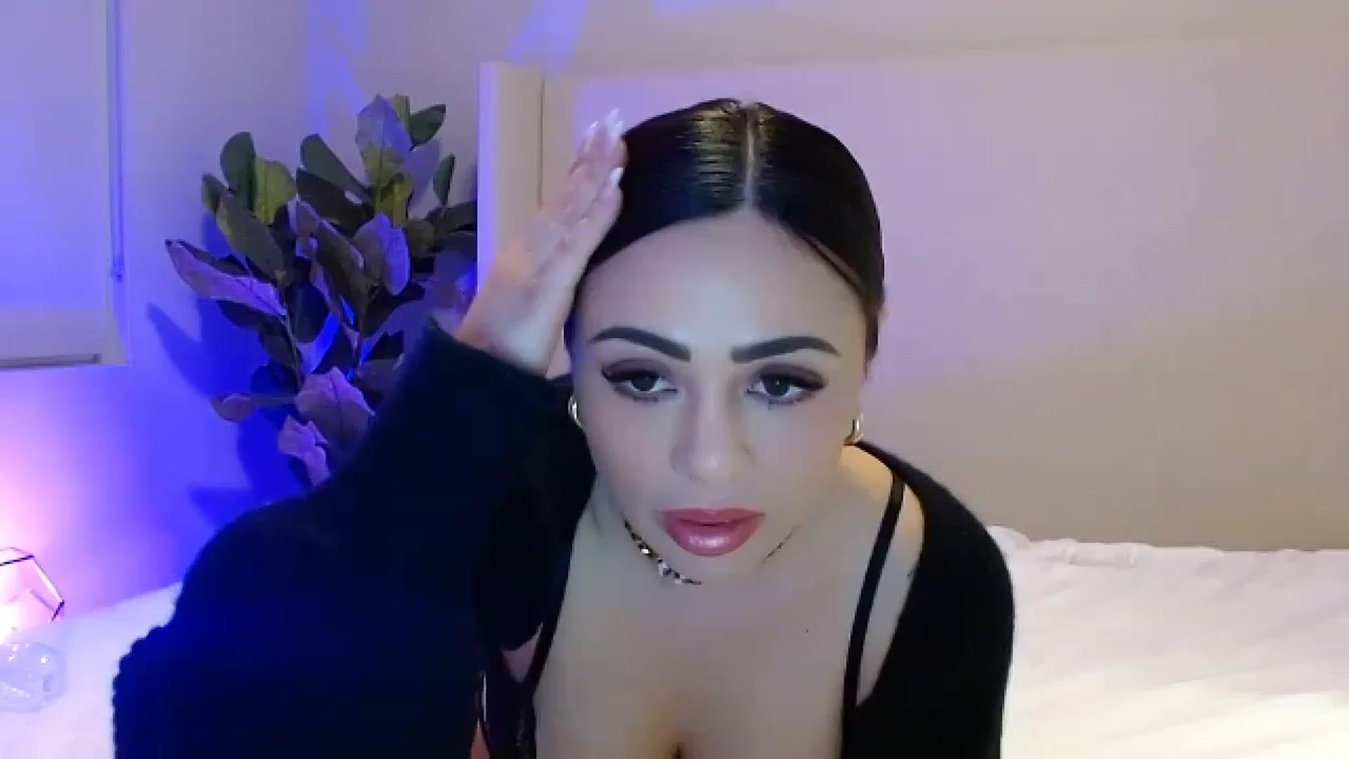 Gallery image thumbnail from Oliviabankss's myfreecams stream on, 02/04/2023, 07:45 image 16 of 20
