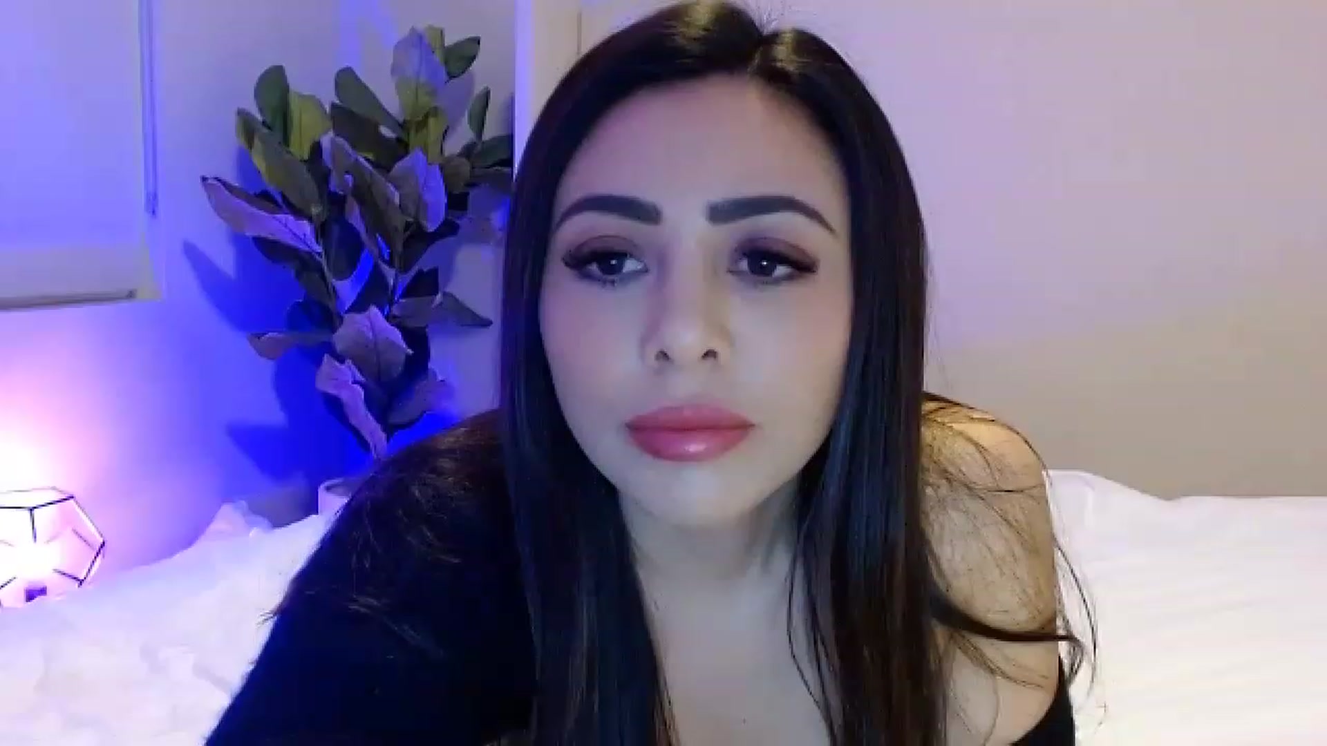 Gallery image thumbnail from Oliviabankss's myfreecams stream on, 02/05/2023, 06:20 image 19 of 20