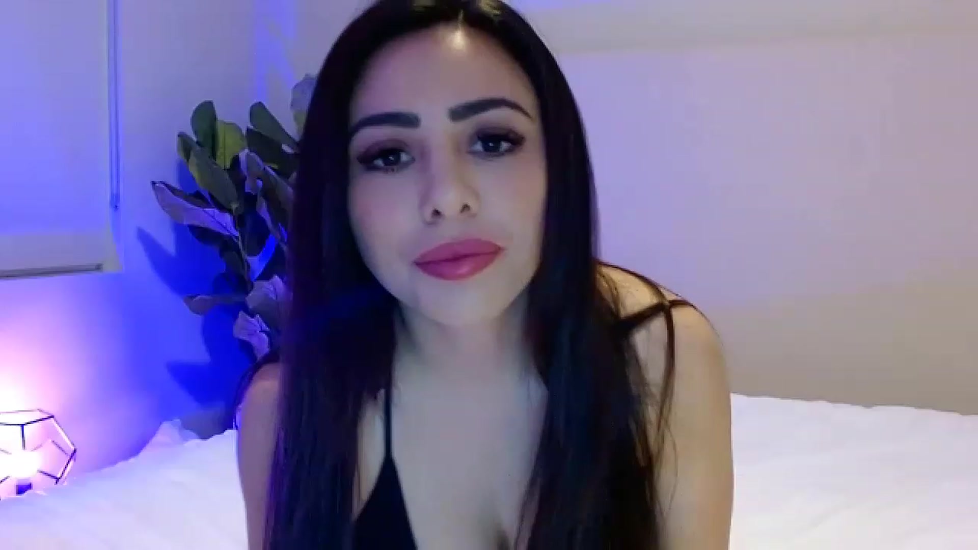 Gallery image thumbnail from Oliviabankss's myfreecams stream on, 02/05/2023, 06:20 image 9 of 20
