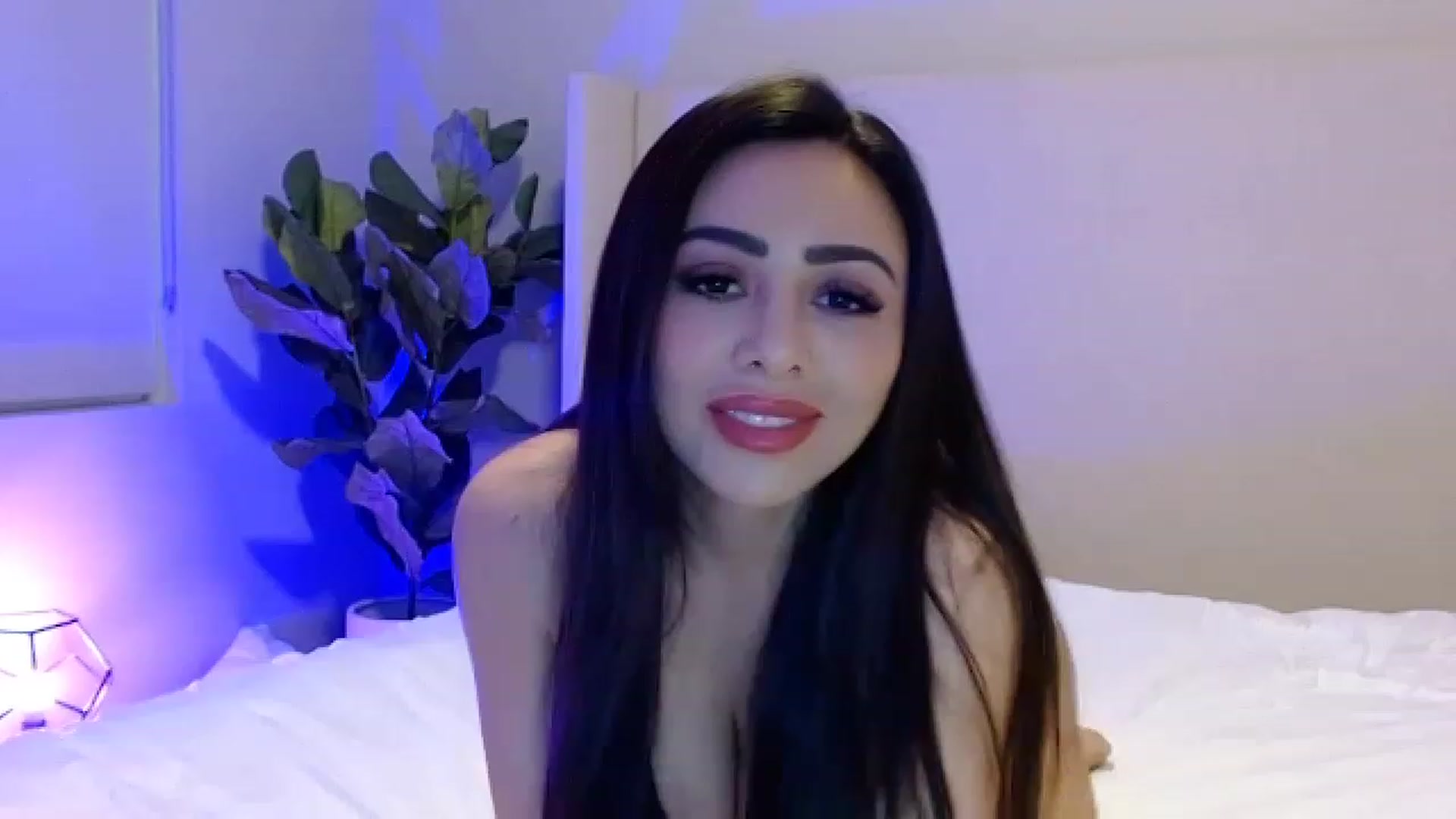 Gallery image thumbnail from Oliviabankss's myfreecams stream on, 02/05/2023, 06:20 image 10 of 20