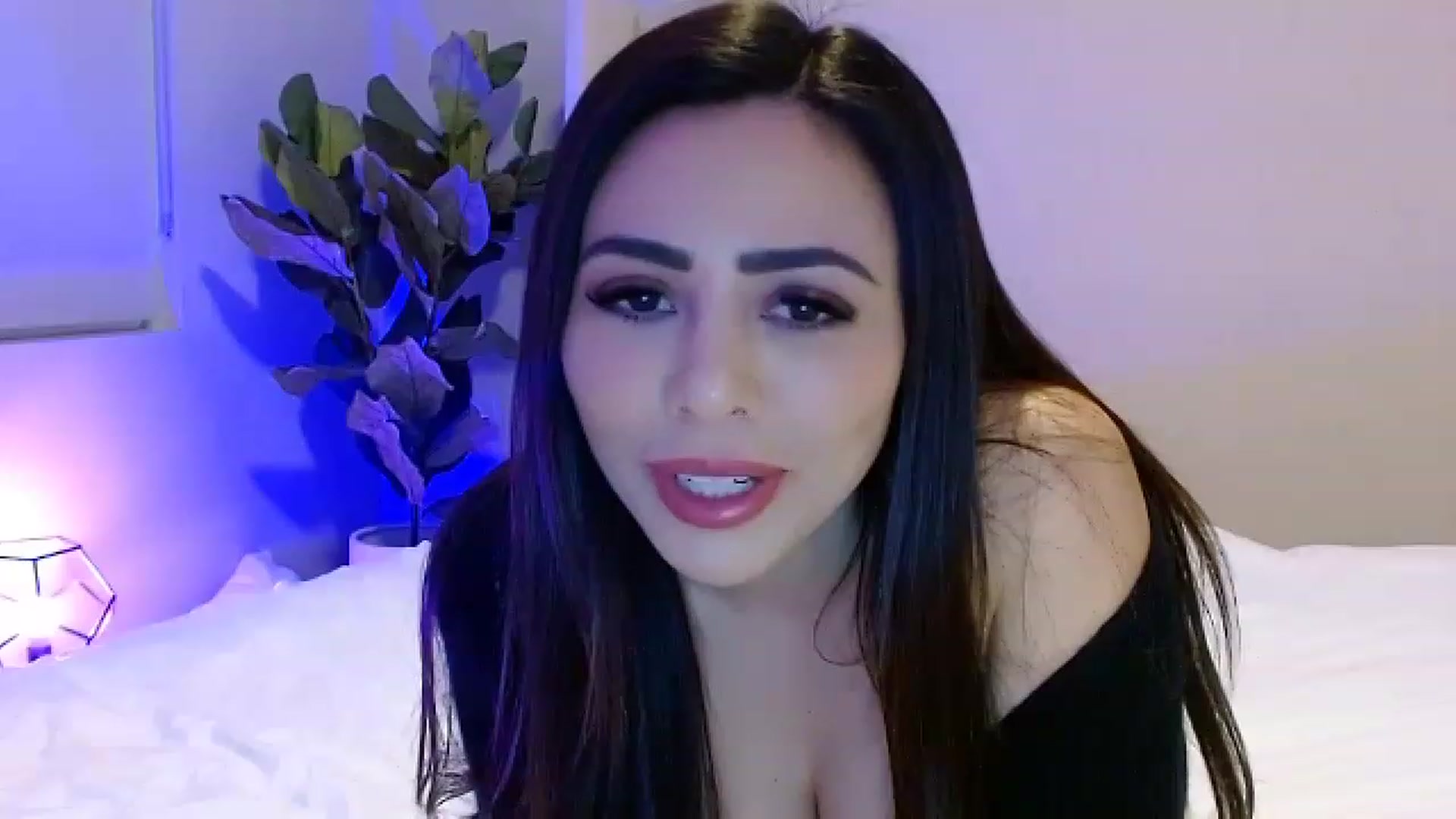 Gallery image thumbnail from Oliviabankss's myfreecams stream on, 02/05/2023, 06:20 image 18 of 20
