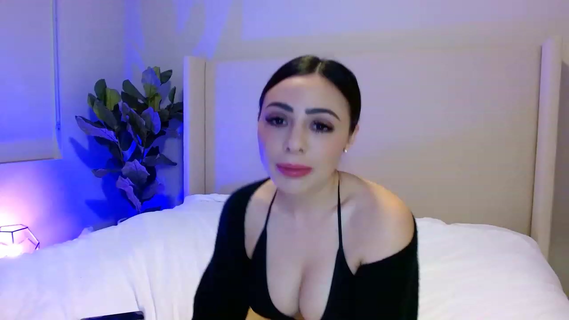 Gallery image thumbnail from Oliviabankss's myfreecams stream on, 02/07/2023, 09:02 image 15 of 20