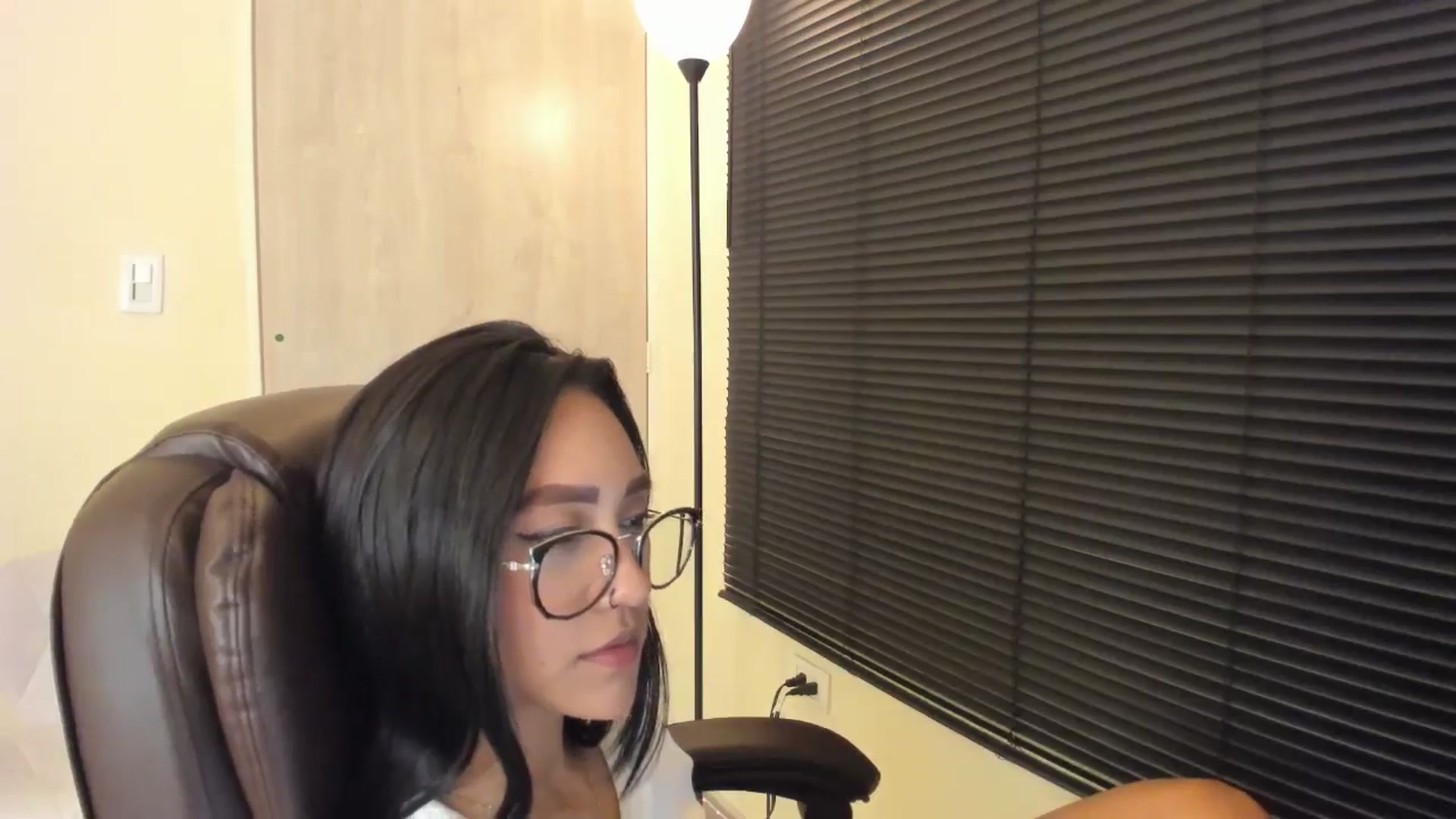 Gallery image thumbnail from Olivialoft's myfreecams stream on, 07/16/2025, 08:06 image 11 of 20