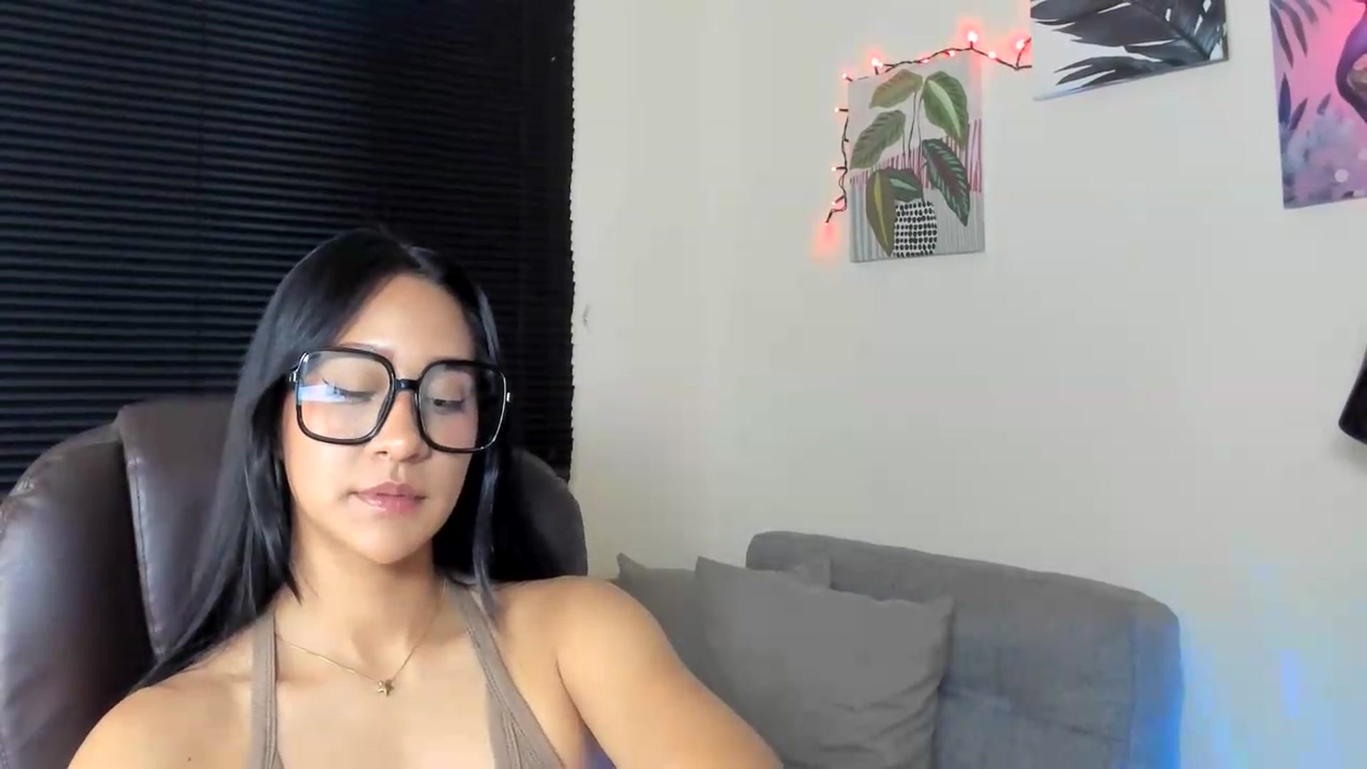 Gallery image thumbnail from Olivialoft's myfreecams stream on, 07/05/2026, 08:49 image 2 of 20