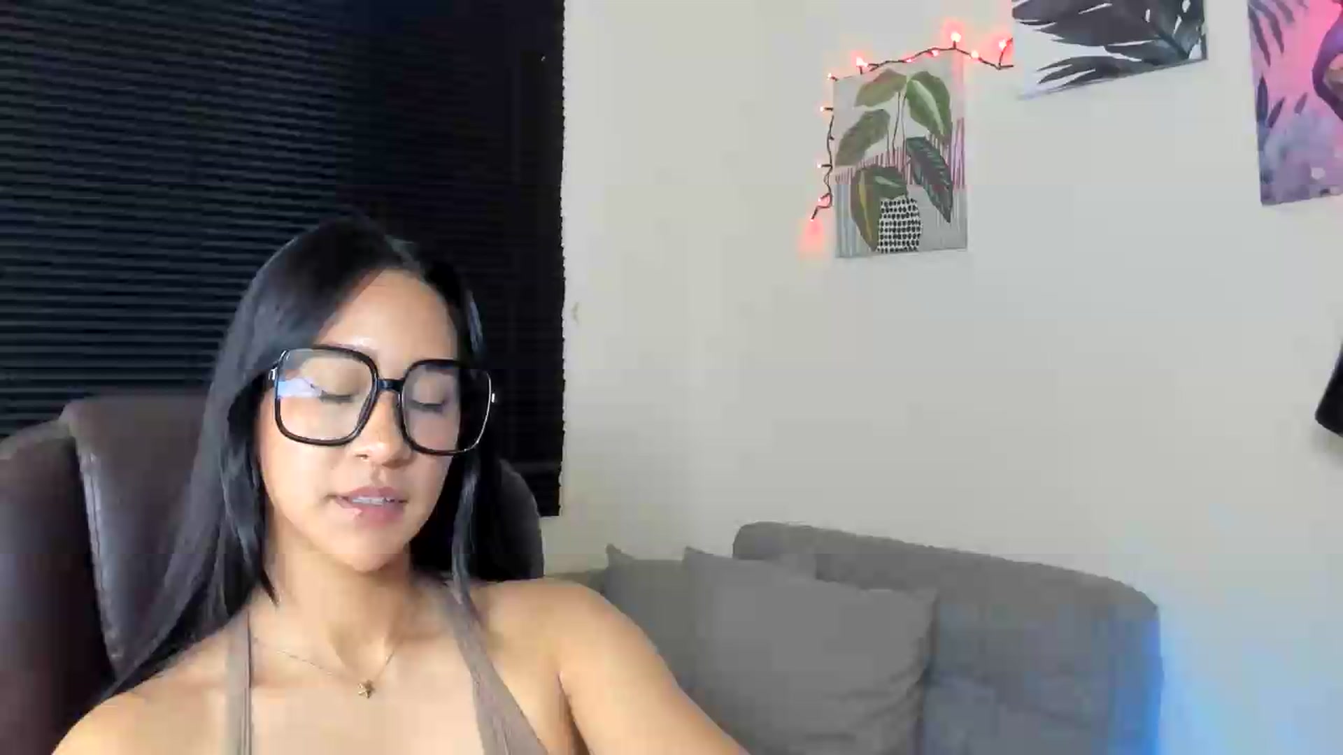 Gallery image thumbnail from Olivialoft's myfreecams stream on, 07/05/2026, 08:49 image 1 of 20