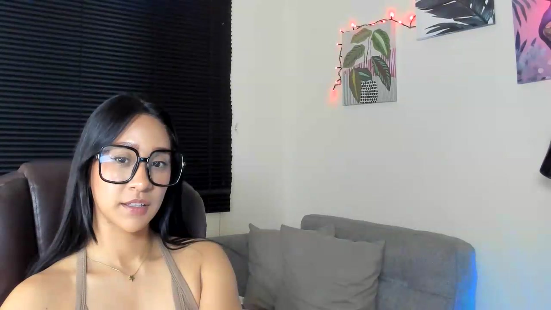 Gallery image thumbnail from Olivialoft's myfreecams stream on, 07/05/2026, 08:49 image 10 of 20