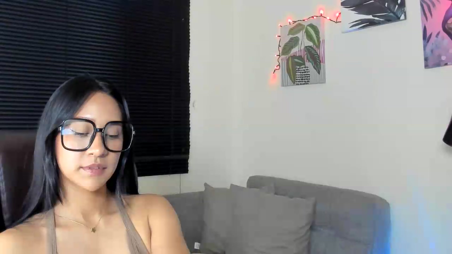 Gallery image thumbnail from Olivialoft's myfreecams stream on, 07/05/2026, 08:49 image 4 of 20