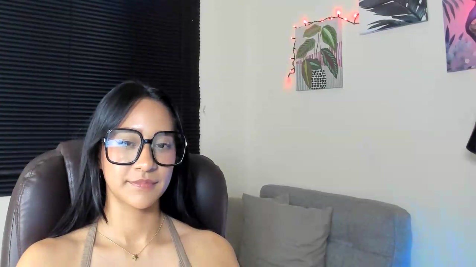 Gallery image thumbnail from Olivialoft's myfreecams stream on, 07/05/2026, 08:49 image 11 of 20