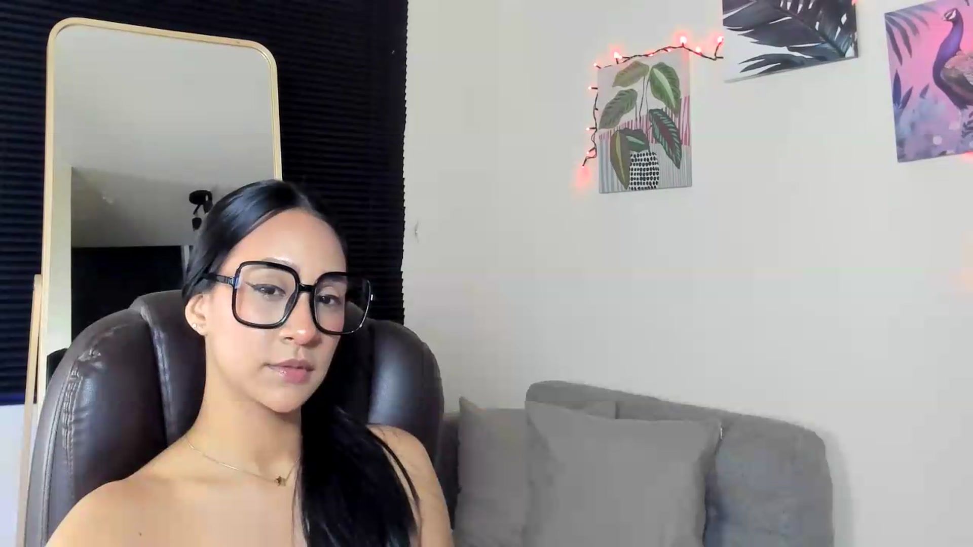 Gallery image thumbnail from Olivialoft's myfreecams stream on, 07/13/2026, 08:42 image 15 of 20