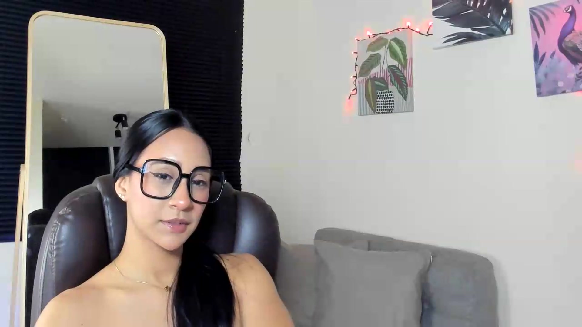 Gallery image thumbnail from Olivialoft's myfreecams stream on, 07/13/2026, 08:42 image 19 of 20