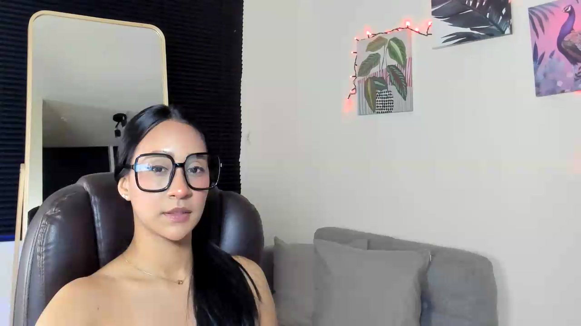 Gallery image thumbnail from Olivialoft's myfreecams stream on, 07/13/2026, 08:42 image 14 of 20
