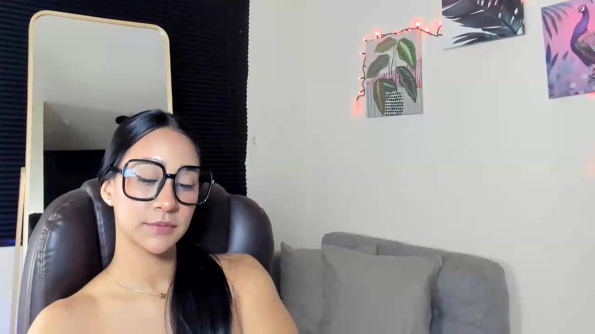 Gallery image thumbnail from Olivialoft's myfreecams stream on, 07/13/2026, 08:42 image 17 of 20