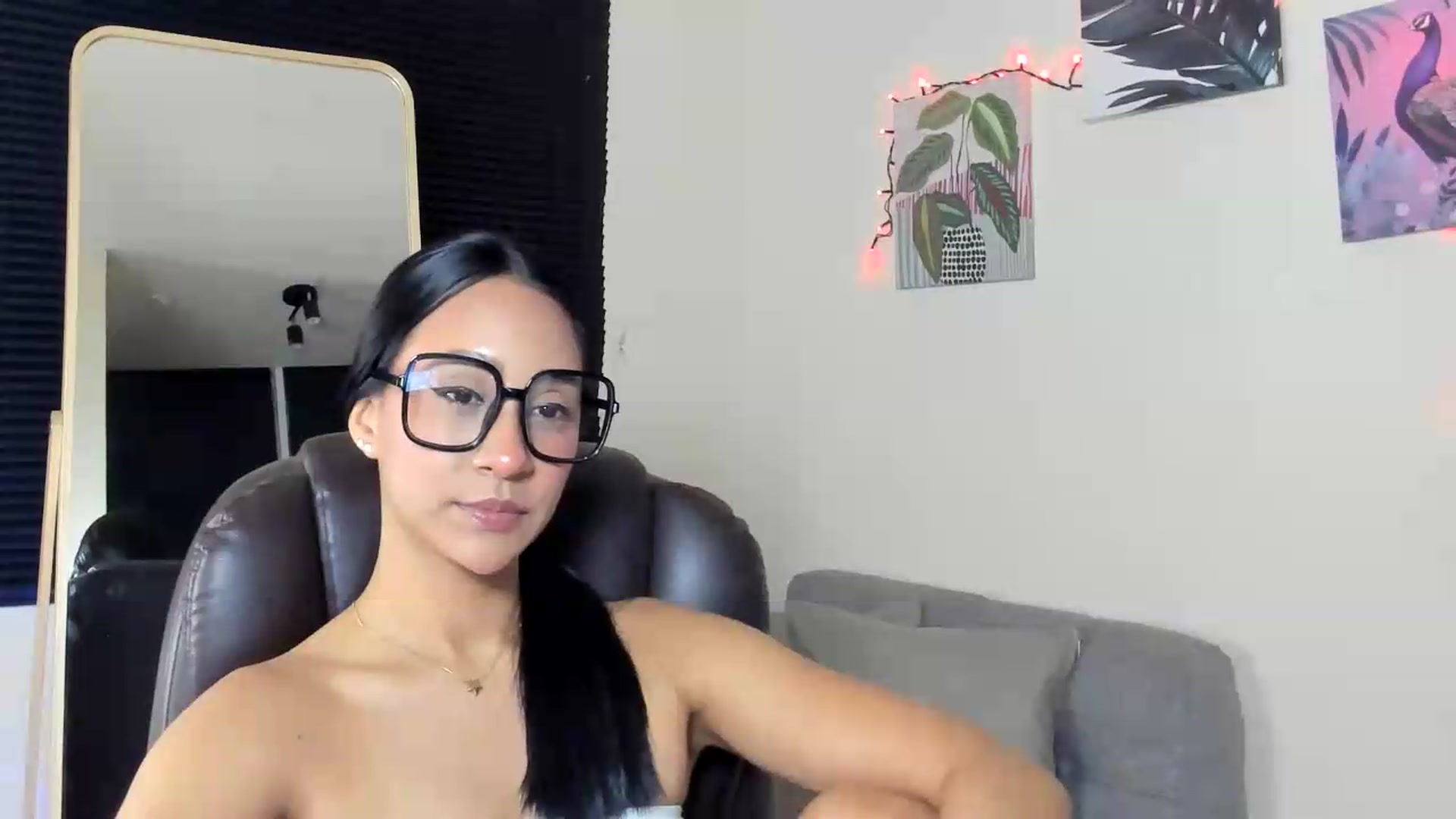 Gallery image thumbnail from Olivialoft's myfreecams stream on, 07/13/2026, 08:42 image 6 of 20