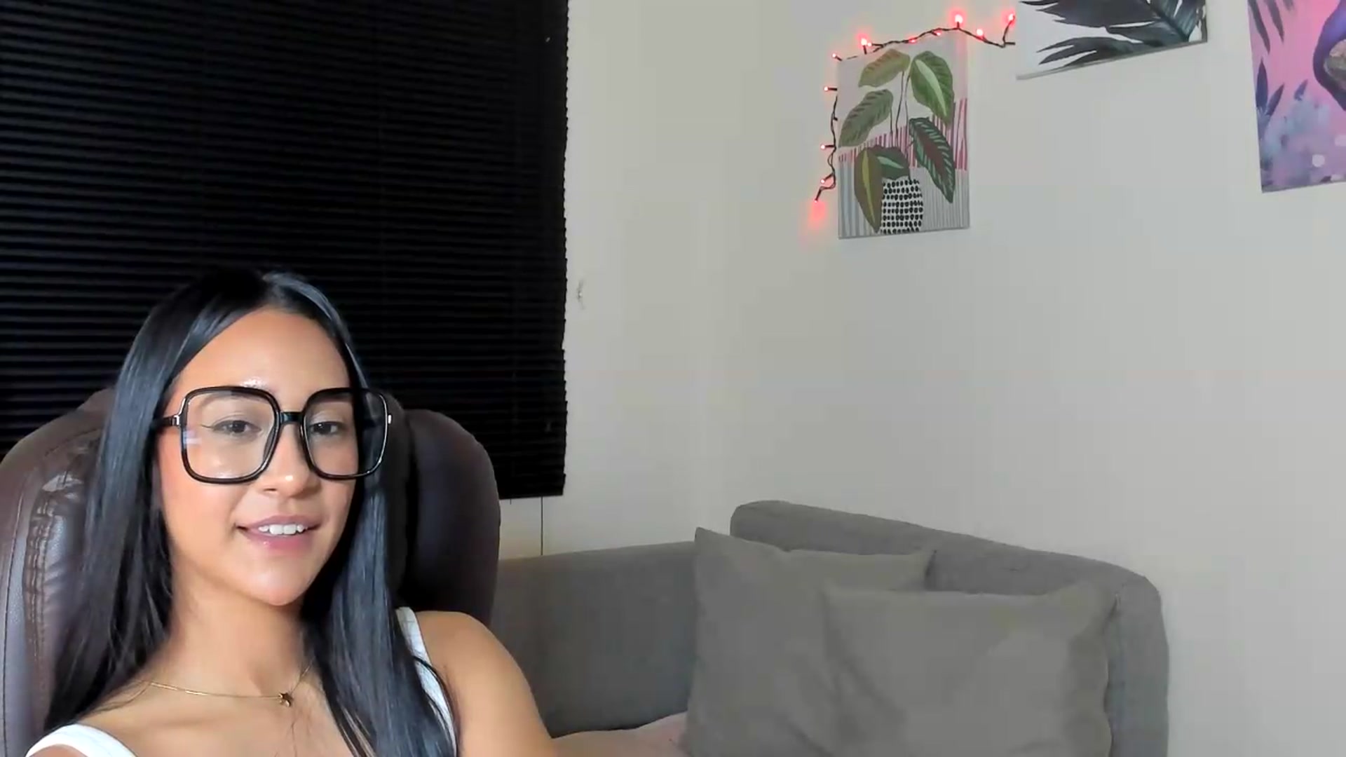 Gallery image thumbnail from Olivialoft's myfreecams stream on, 07/19/2026, 08:44 image 9 of 20