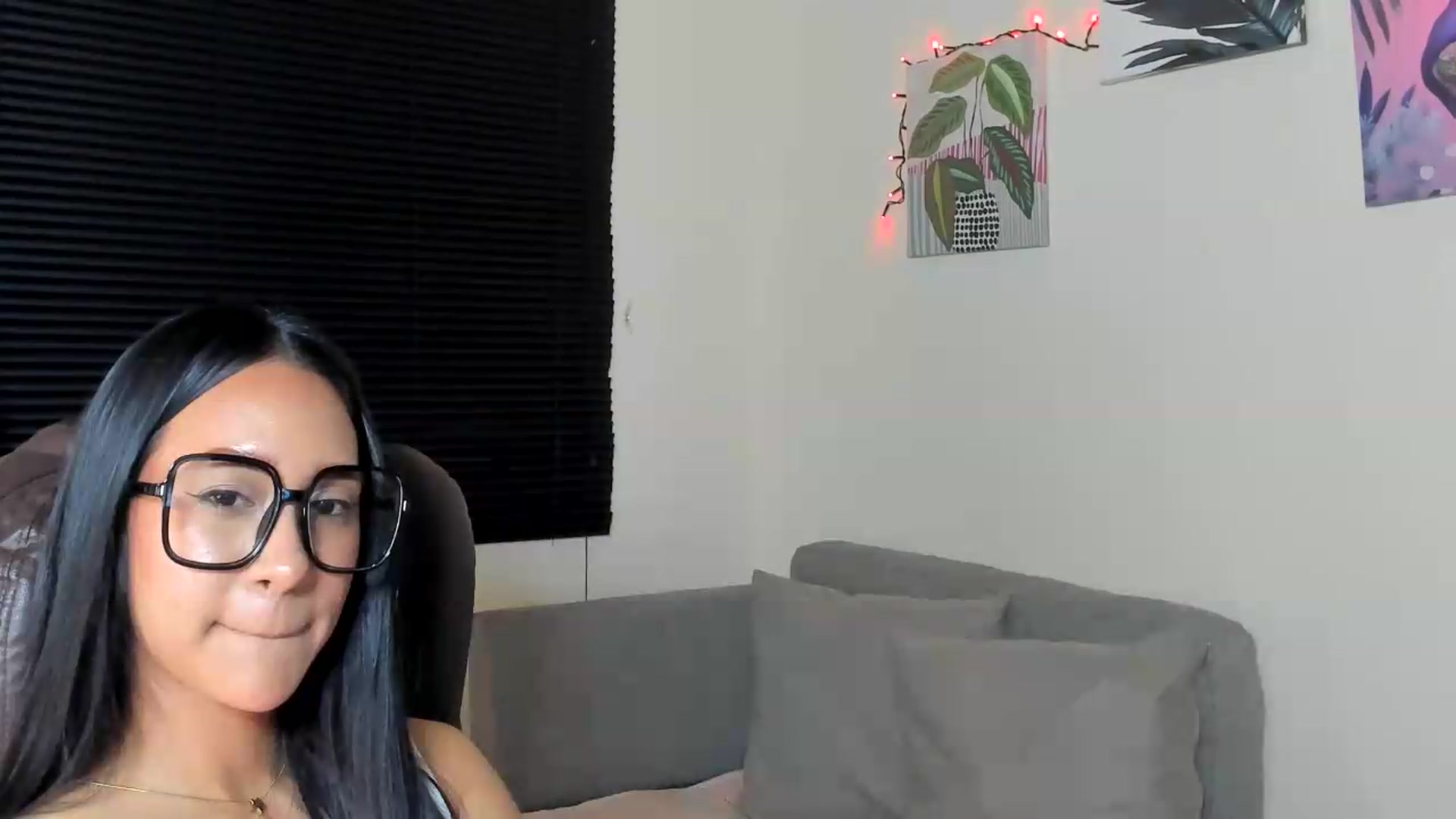 Gallery image thumbnail from Olivialoft's myfreecams stream on, 07/19/2026, 08:44 image 13 of 20