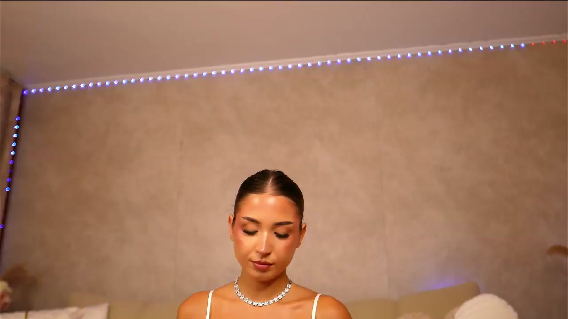 Gallery image thumbnail from OliviasWays's myfreecams stream on, 07/18/2026, 02:18 image 10 of 20