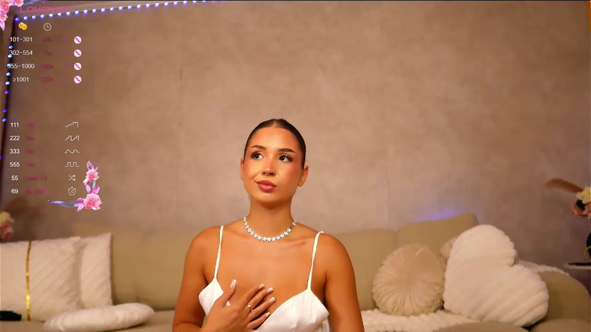 Gallery image thumbnail from OliviasWays's myfreecams stream on, 07/18/2026, 02:50 image 13 of 20
