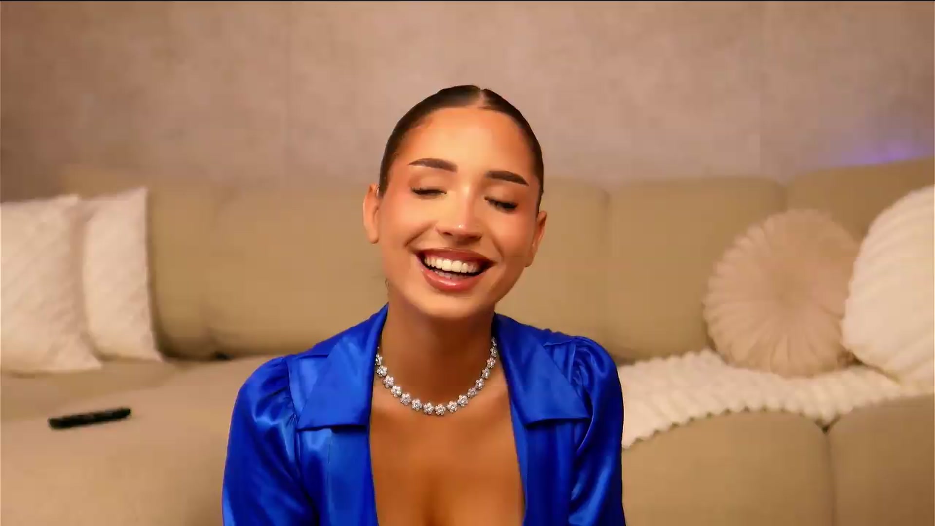 Gallery image thumbnail from OliviasWays's myfreecams stream on, 07/21/2026, 01:47 image 18 of 20