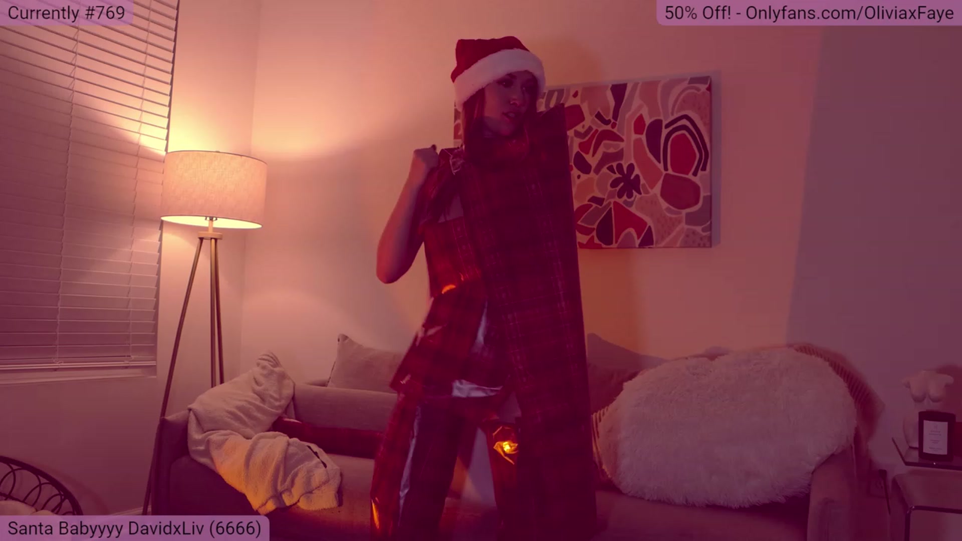 Gallery image thumbnail from OliviaxFaye's myfreecams stream on, 12/10/2022, 05:58 image 6 of 20